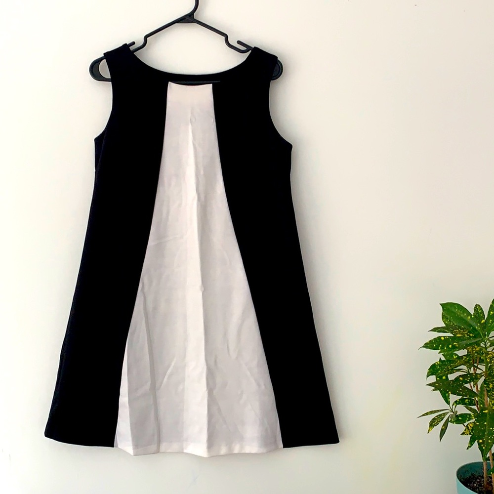Beautiful go-go style high end maternity dress